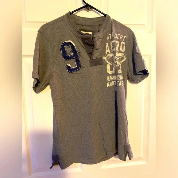 Aeropostale - Men’s  Large - Grey T-Shirt with Partial Buttons - Picture 1 of 5